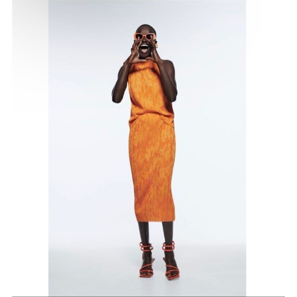 ZARA | orange jacquard pleated skirt L